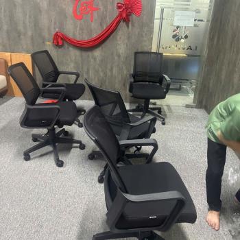 Ghế xoay Hòa Phát hay The One: Bình cũ rượu mới hay bước tiến đột phá?